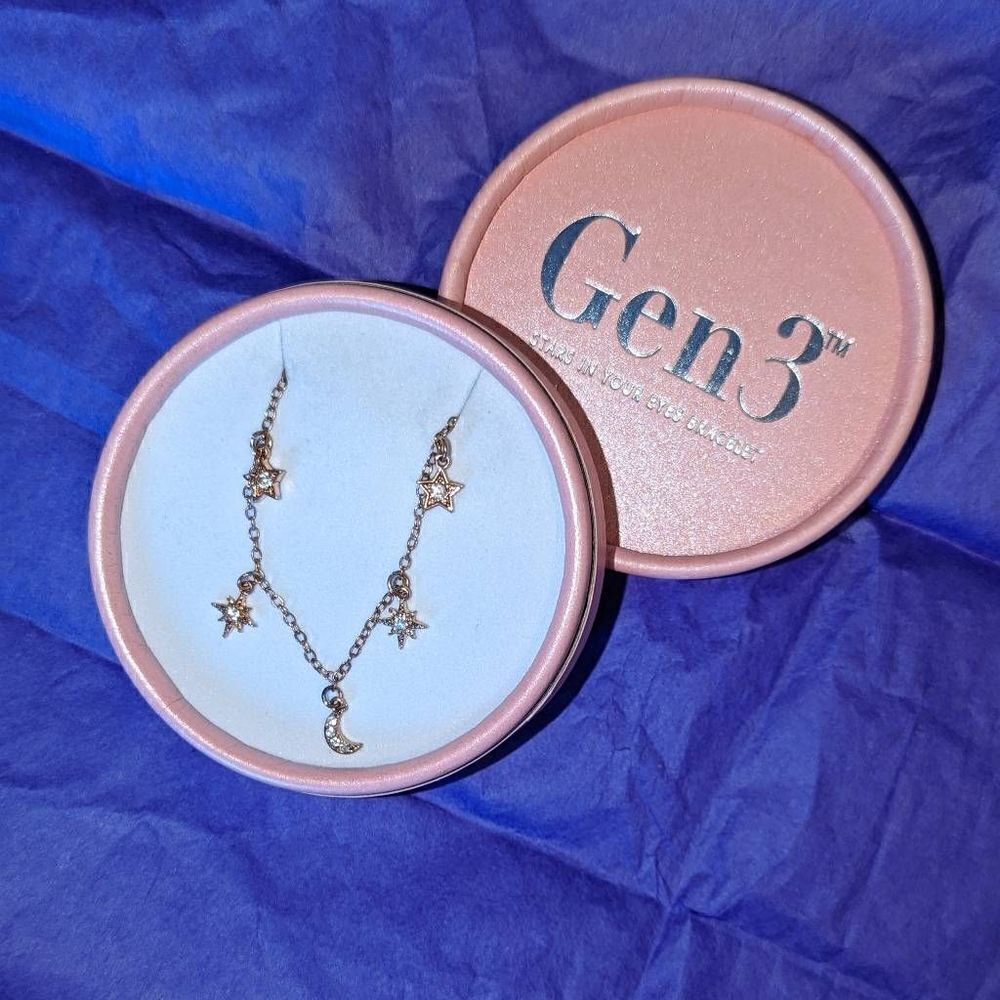 NIB Gen3 Mila Zodiac Stars in Your Eyes Charm Bracelet Gold Tone 7" plus 2"